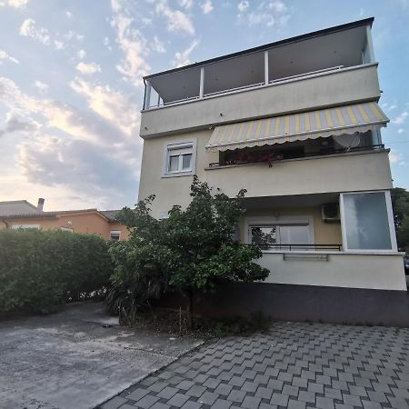 Nice Sunny Apartment Pula Luaran gambar