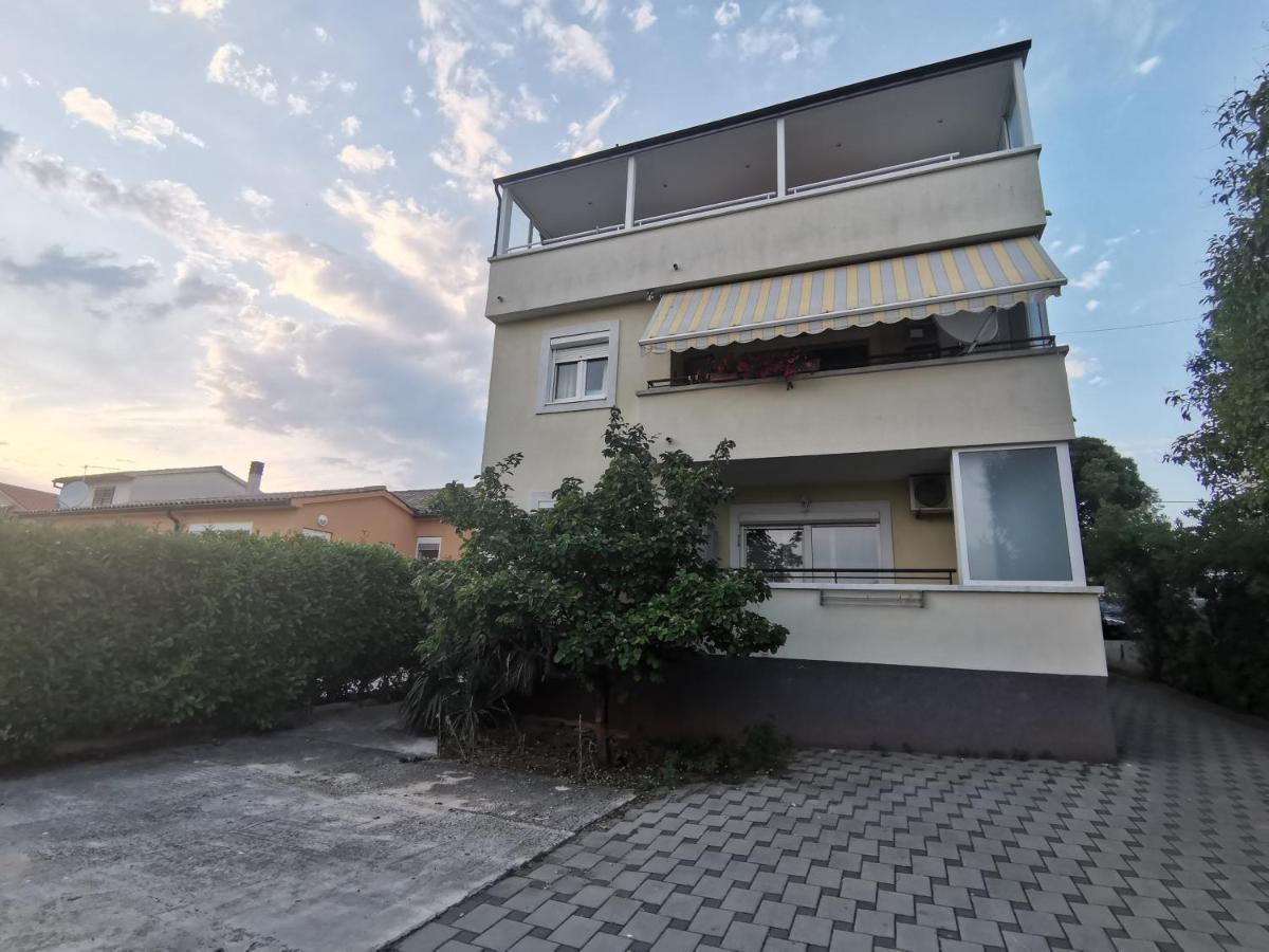 Nice Sunny Apartment Pula Luaran gambar