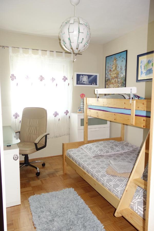 Nice Sunny Apartment Pula Luaran gambar